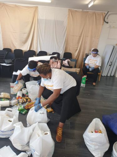 15952232155f152cafbe292